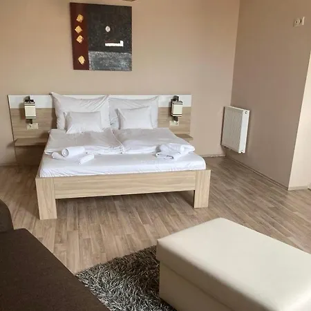 Zoeld Zafir شقة Sárvár